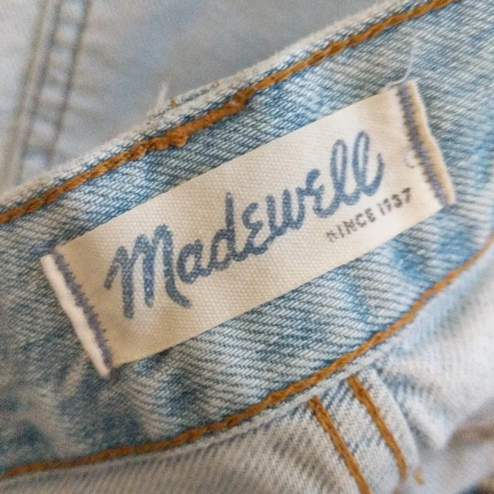 Madewell The perfect summer C2819 Light wash high rise mom cotton jean size 27